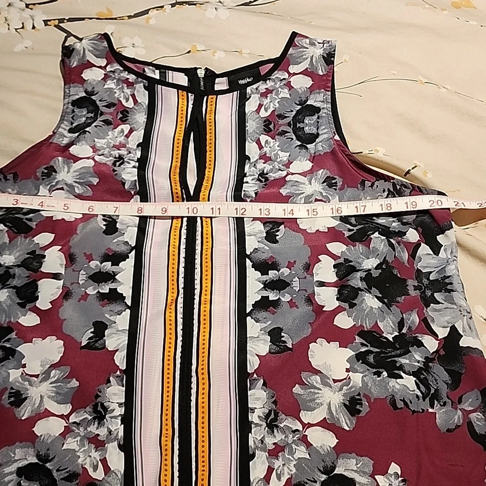 Patterned top - Picture 5 of 6